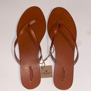 women’s AE brown size 10 flip flops